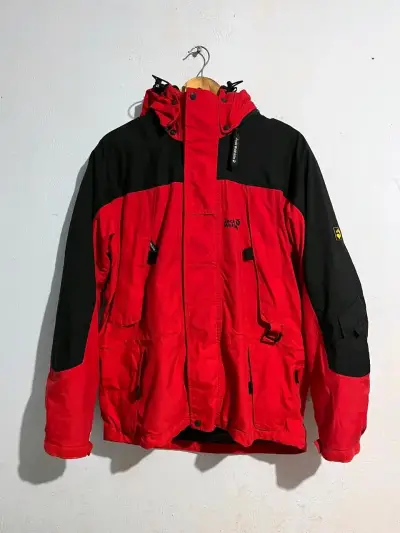 Chaqueta Jack Wolfskin roja y negra 2 en 1 - miniatura 1