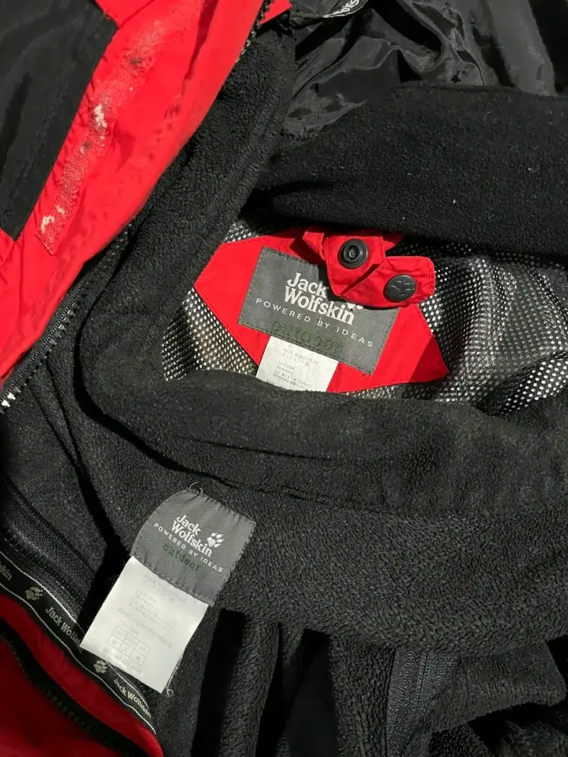 Chaqueta Jack Wolfskin roja y negra 2 en 1 - 3