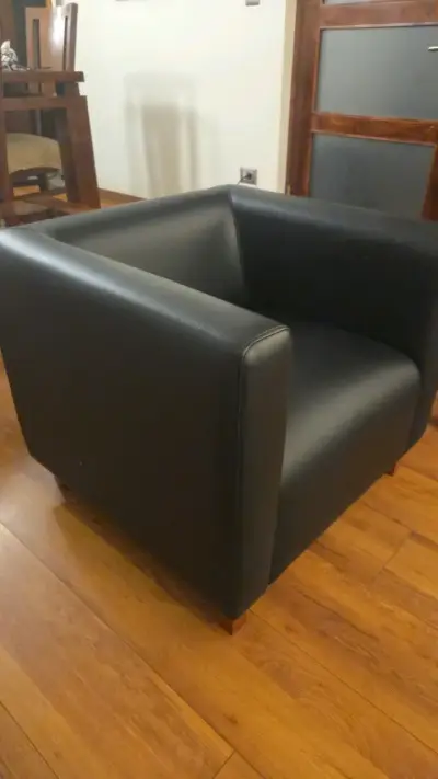 Sillón de cuero negro moderno - miniatura 3