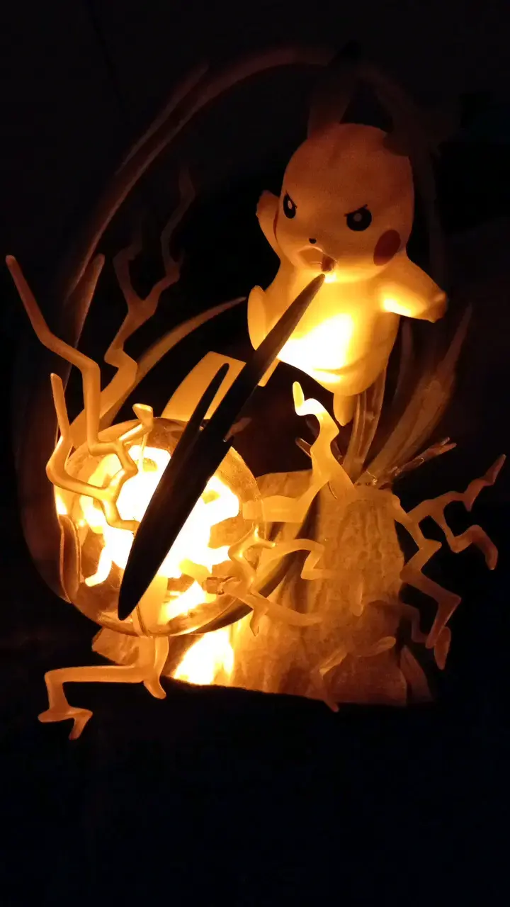 Figura de Pikachu con efectos de luz - 3