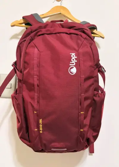 Mochila roja Vippi con múltiples compartimentos - miniatura 2
