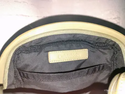 Bandolera de cuero Calvin Klein verde oliva - miniatura 5