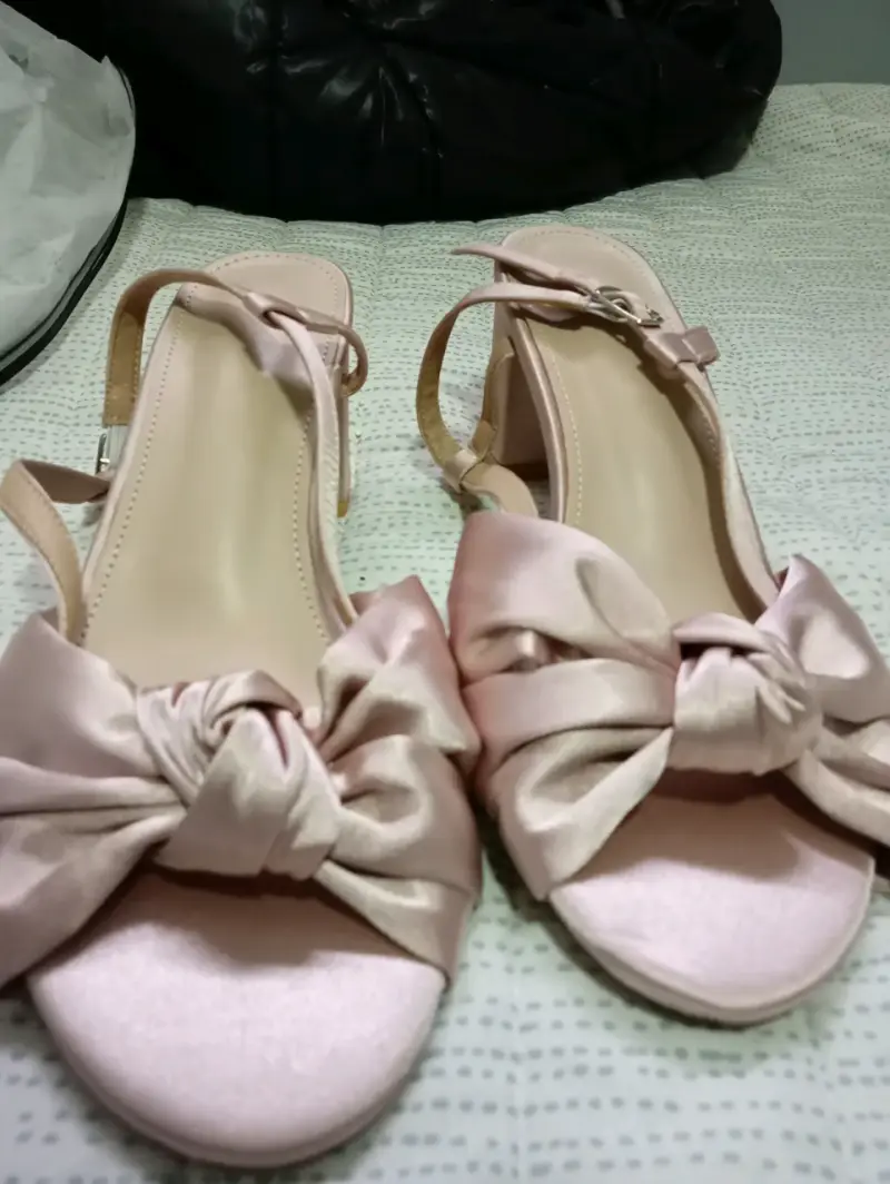 Sandalias rosadas con lazo elegante - 2