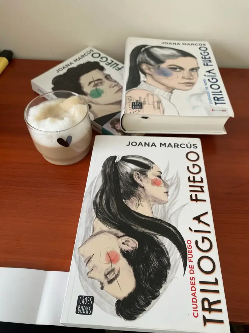Trilogía Fuego de Joana Marcús - Original - 2