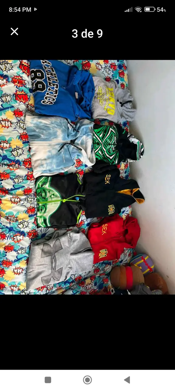 Lote de ropa infantil variada con estampados - 1