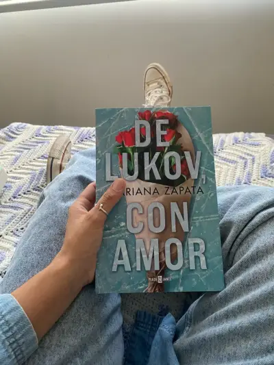 Libro 'De Lukov, Con Amor' de Mariana Zapata - miniatura 2