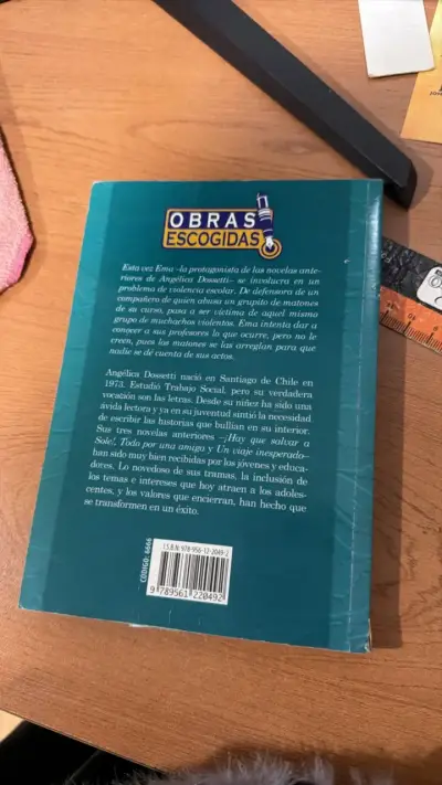 Un Secreto en Mi Colegio' de Angélica Dosset - miniatura 2