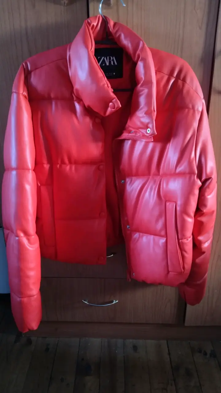 Chaqueta acolchada roja Zara para mujer - 1