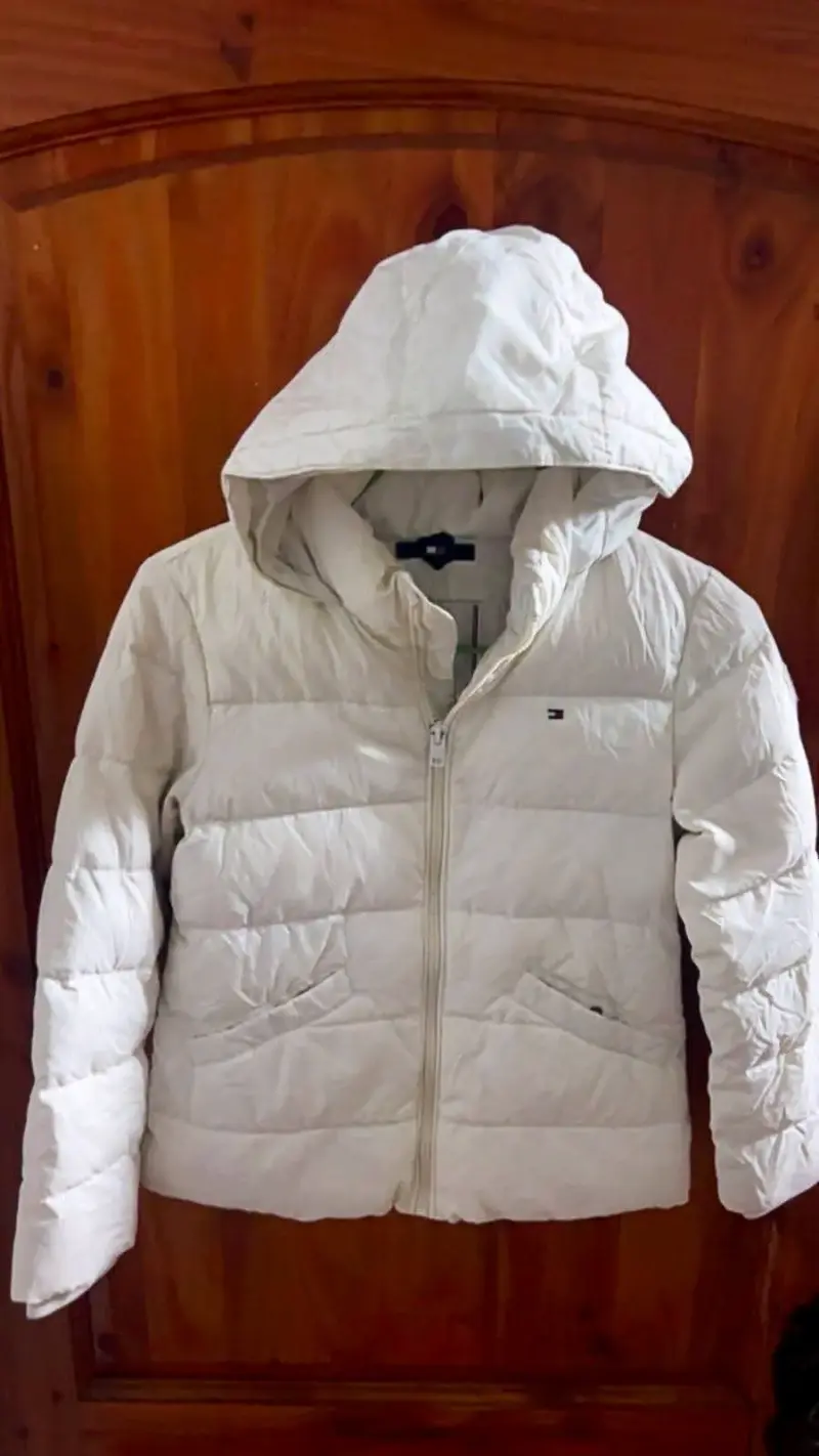 Chaqueta de pluma blanca con capucha Tommy Hilfige
