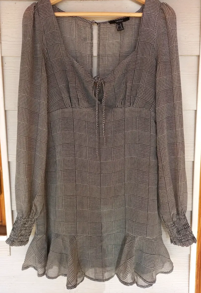 Vestido Forever 21 a cuadros con volantes - 1