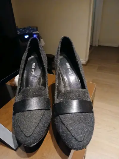 Zapatos de tacón Nine West gris con plataforma - miniatura 1