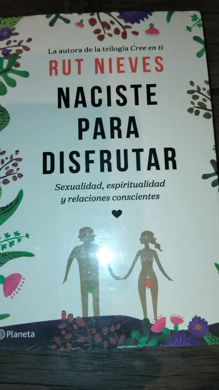 Libro 'Naciste Para Disfrutar' de Rut Nieves - 2