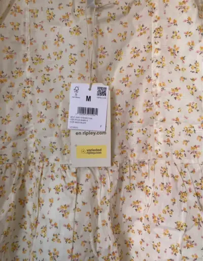 Vestido corto floral con tirantes - miniatura 3