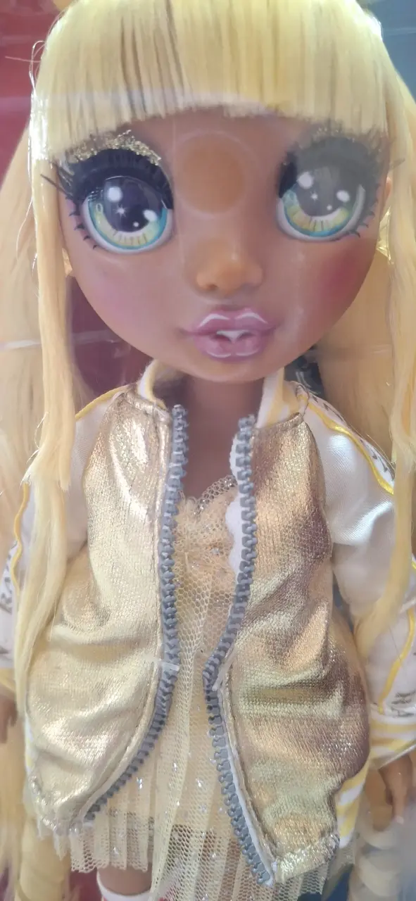Muñeca Rainbow High Sunny Madison 1 Edición - 3