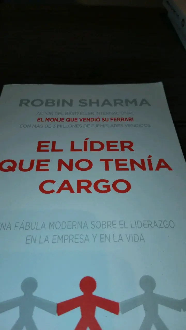 Libro 'El Líder Que No Tenía Cargo' de Robin Sharm - 1