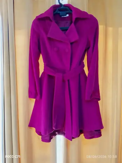 Abrigo fucsia con cinturón para mujer - miniatura 1