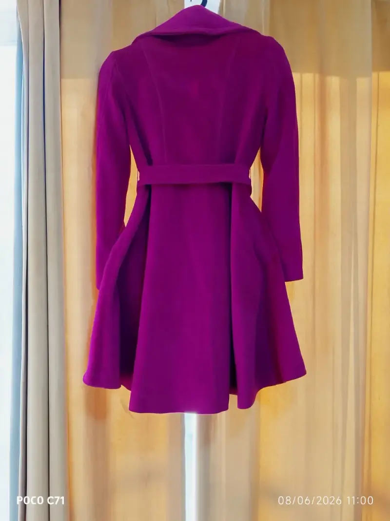 Abrigo fucsia con cinturón para mujer - 2