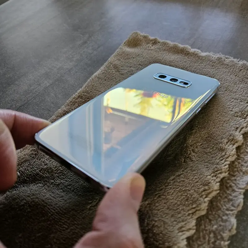Samsung Galaxy S10e 128gb/6gb Ram - 3