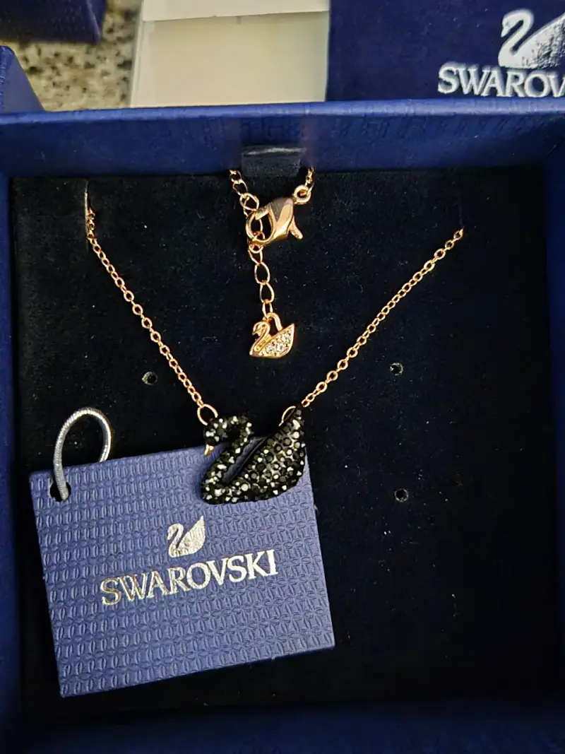 Collar Swarovski Cisne Negro con Cristales - 1
