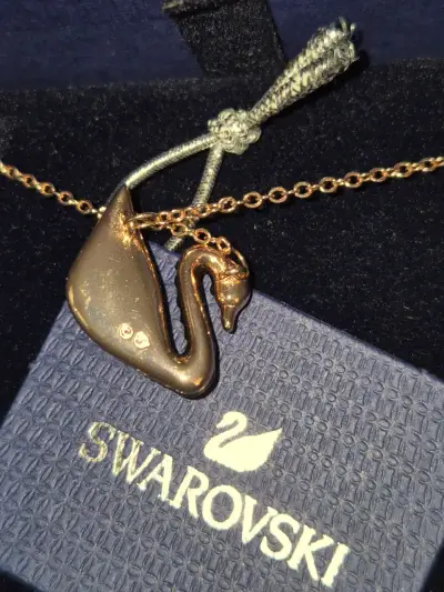Collar Swarovski Cisne Negro con Cristales - miniatura 3