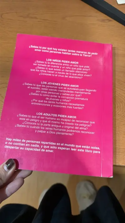 Libro 'El Mundo Pide Amor' de Mercedes Miranda - miniatura 2