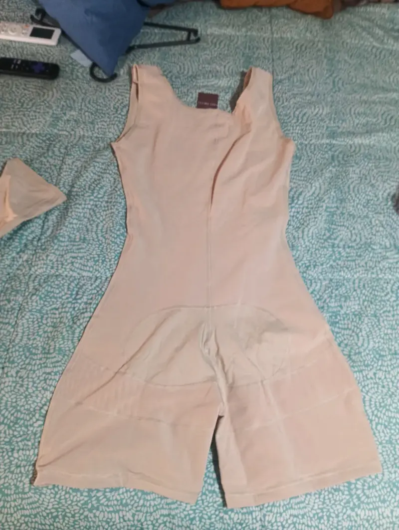 Faja moldeadora beige con cierre frontal - 2