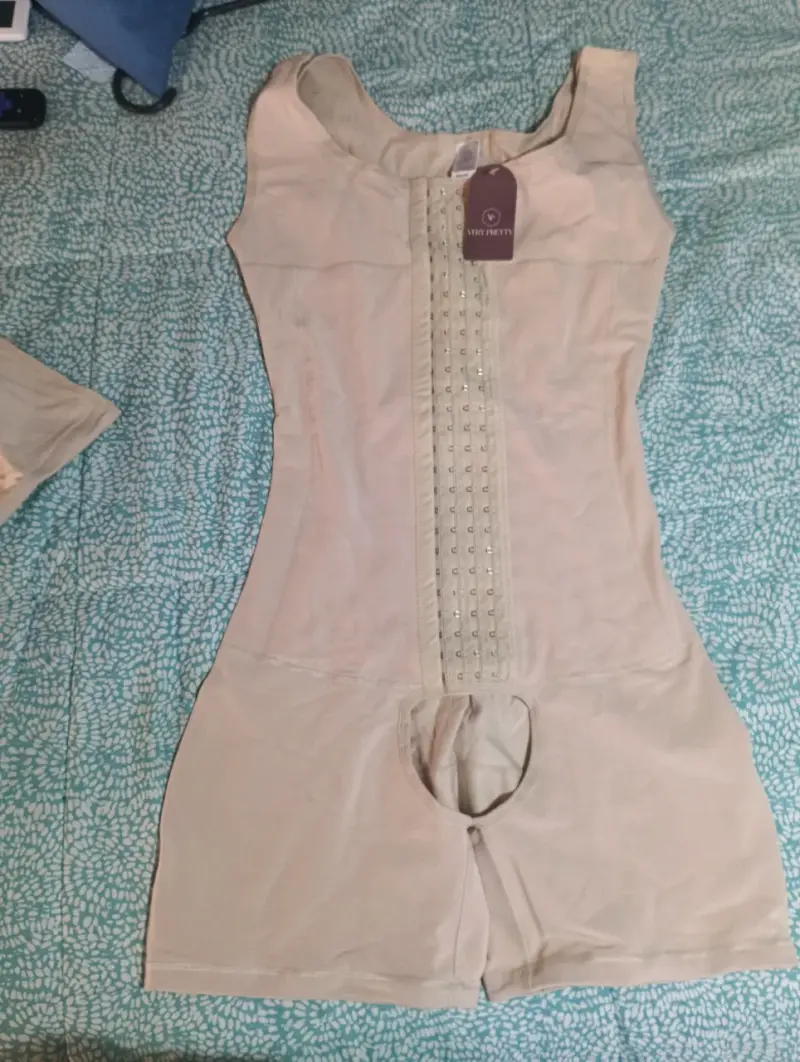 Faja moldeadora beige con cierre frontal - 3