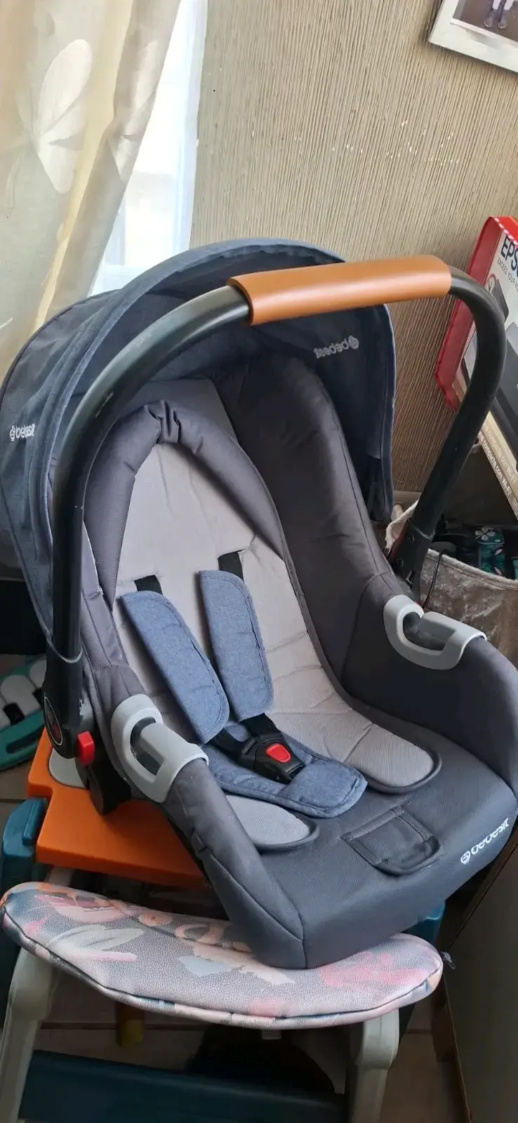 Coche de Bebé Bebesit Gris con Manillar Ajustable - 1