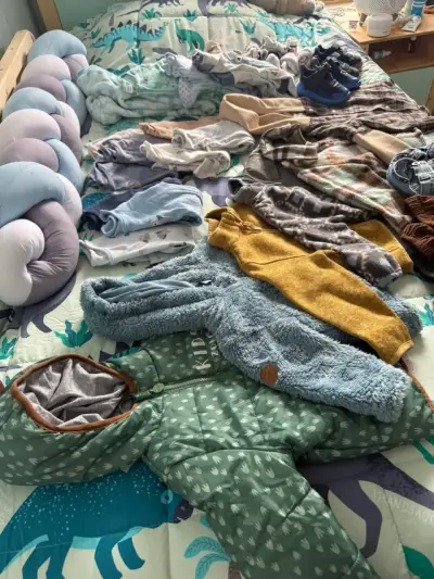 Lote de ropa bebé 12m - miniatura 2