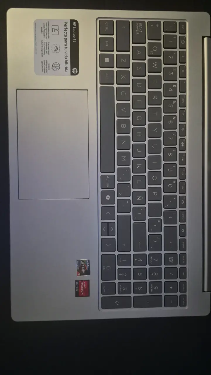 Laptop HP 15 con AMD Ryzen 7 - 2