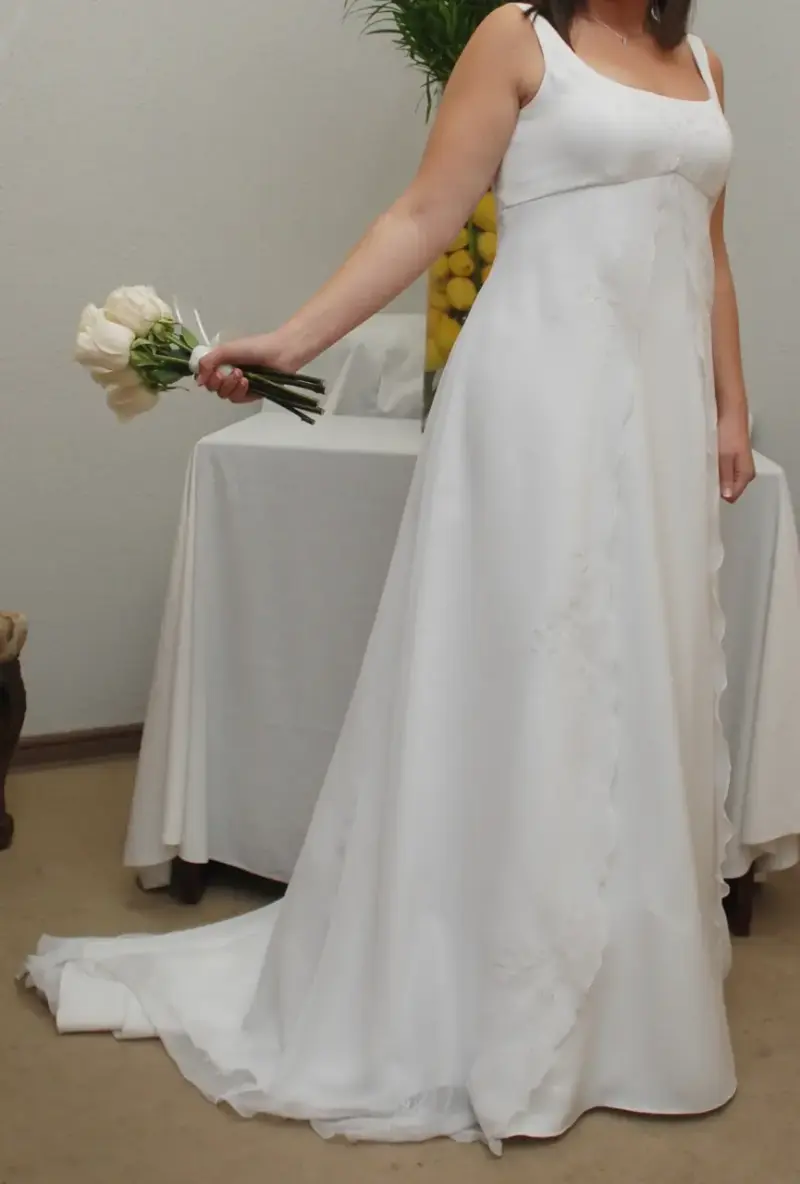 Vestido de novia blanco elegante de diseñador - 1