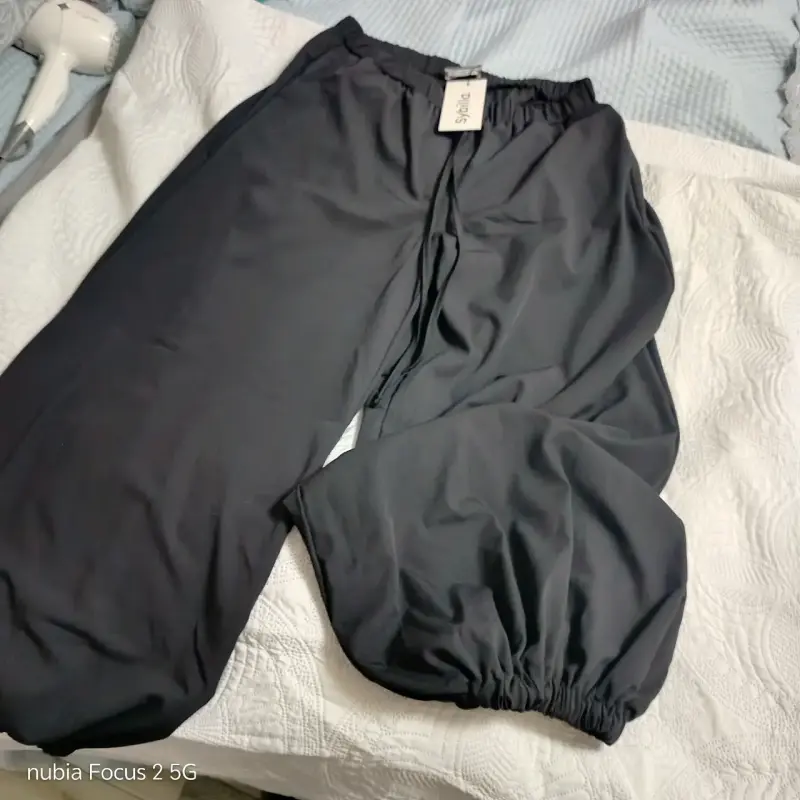 Pantalones negros con cintura elástica Sybilla