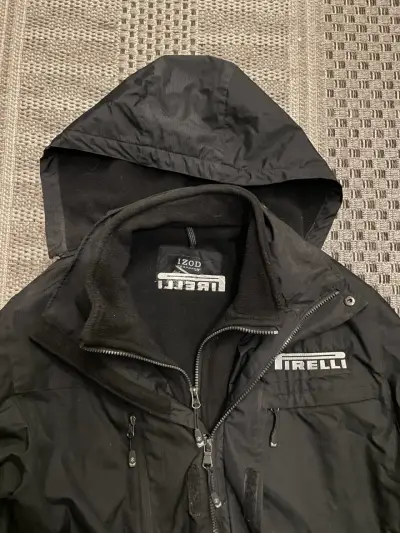 Chaqueta Negra Impermeable Pirelli con Capucha - miniatura 2