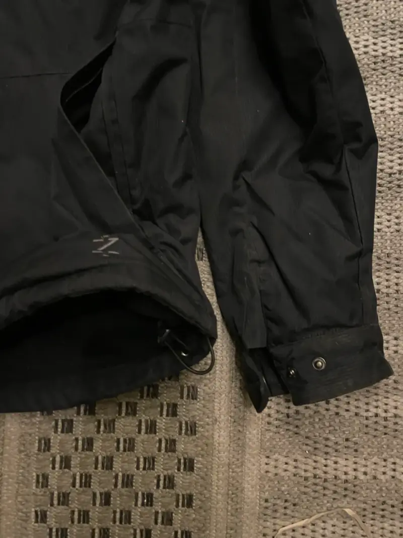 Chaqueta Negra Impermeable Pirelli con Capucha - 3
