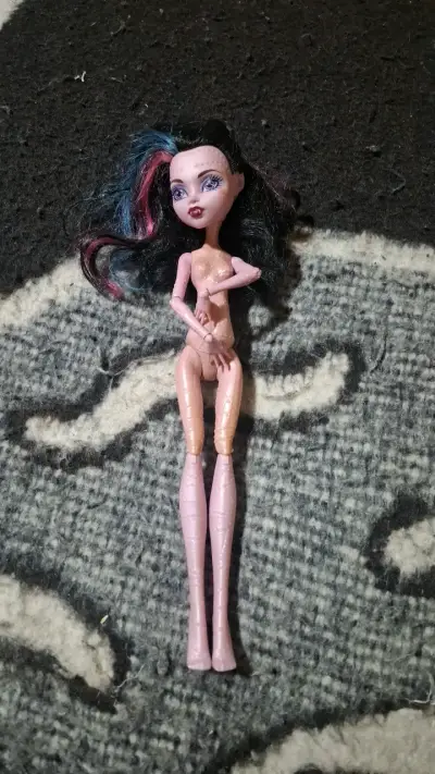 Muñeca Monster High sin ropa - miniatura 1