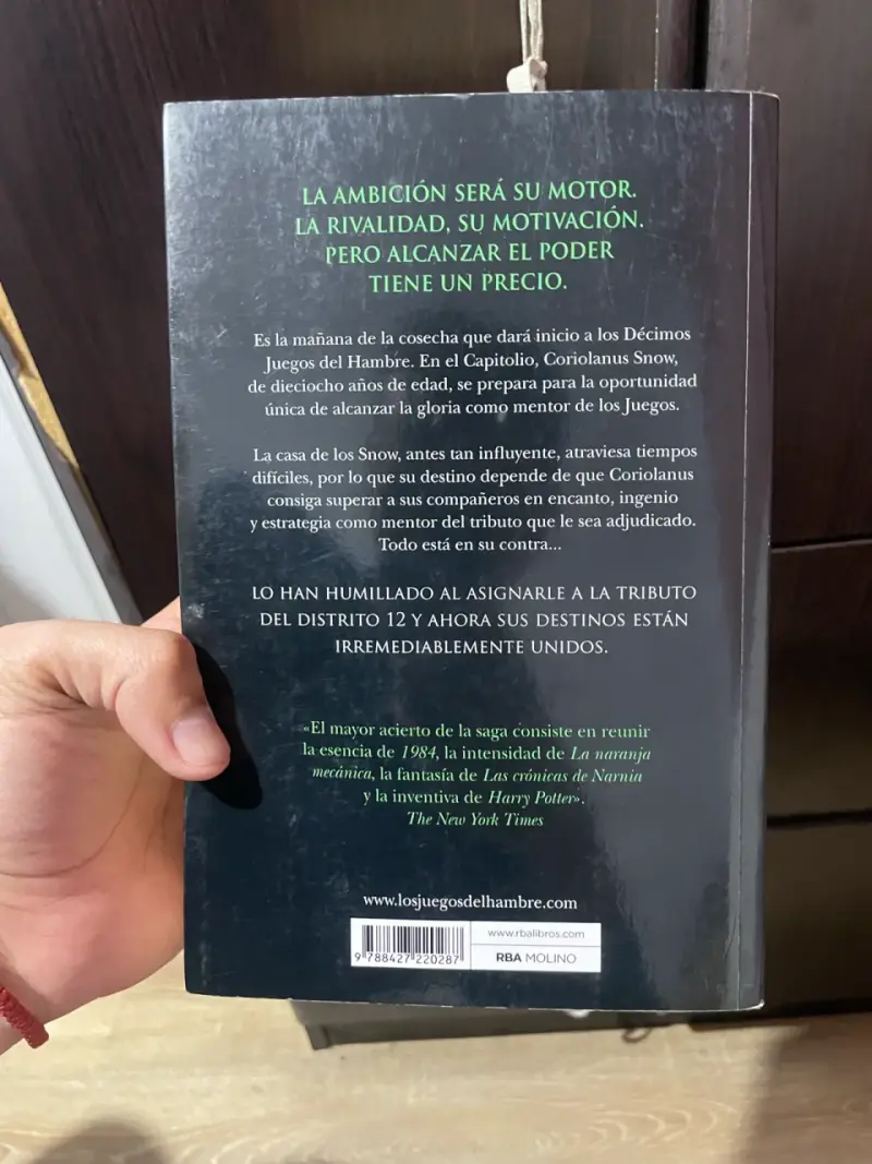 Libro Balada de Pájaros Cantores y Serpientes - 5