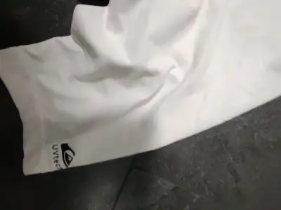 Polera blanca Quiksilver con diseño gráfico - miniatura 4