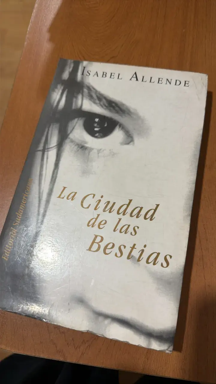Libro 'La Ciudad de las Bestias' de Isabel Allende - 1