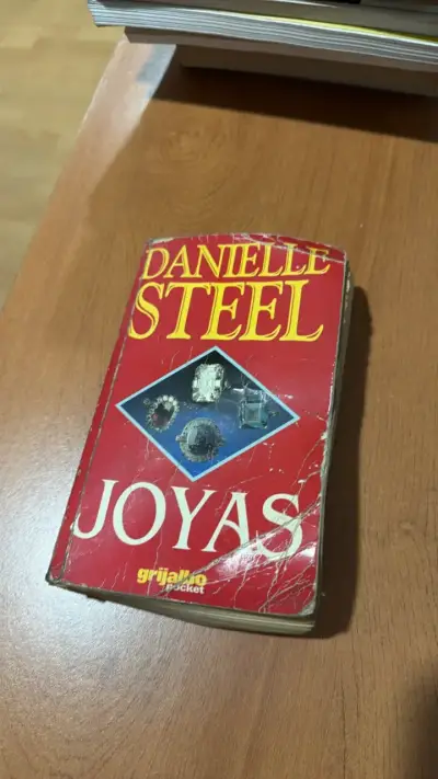 Libro 'Joyas' de Danielle Steel en buen estado - miniatura 1