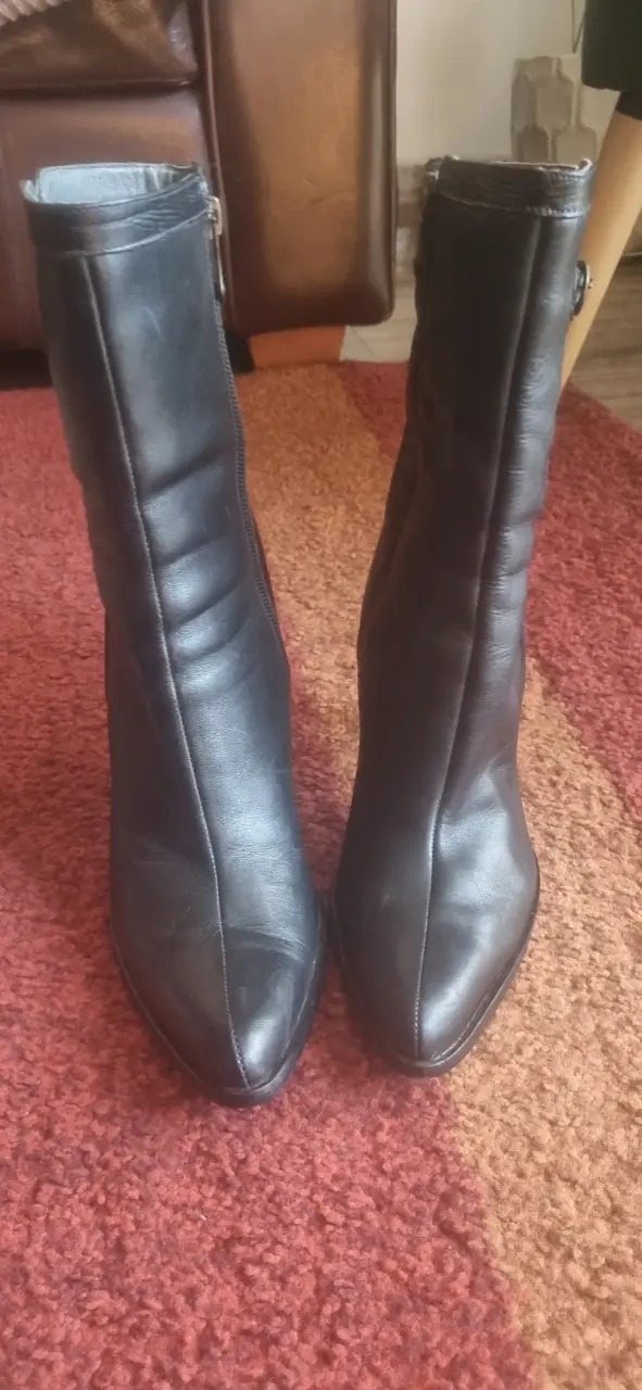 Botas de cuero negras con tacón alto - 4