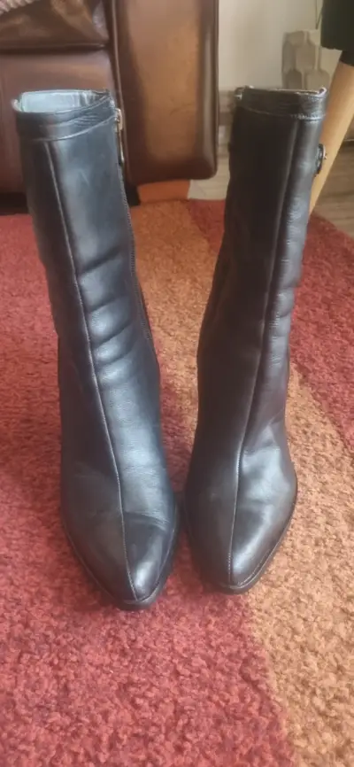 Botas de cuero negras con tacón alto - miniatura 4