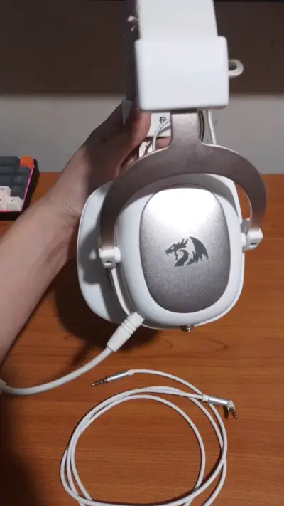 Audífonos Redragon - miniatura 1