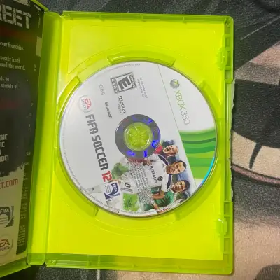 Juego FIFA Soccer 12 para Xbox 360 - miniatura 3
