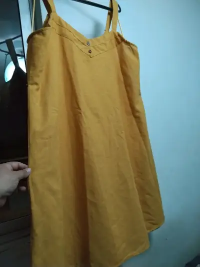 Vestido amarillo casual para mujer - miniatura 1