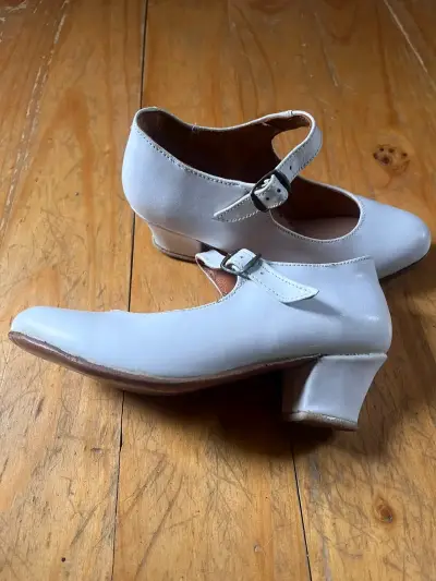 Zapatos de cueca de cuero negros y blancos con heb - miniatura 3