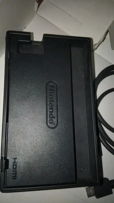 Consola Nintendo Switch con cargador y dock - miniatura 4