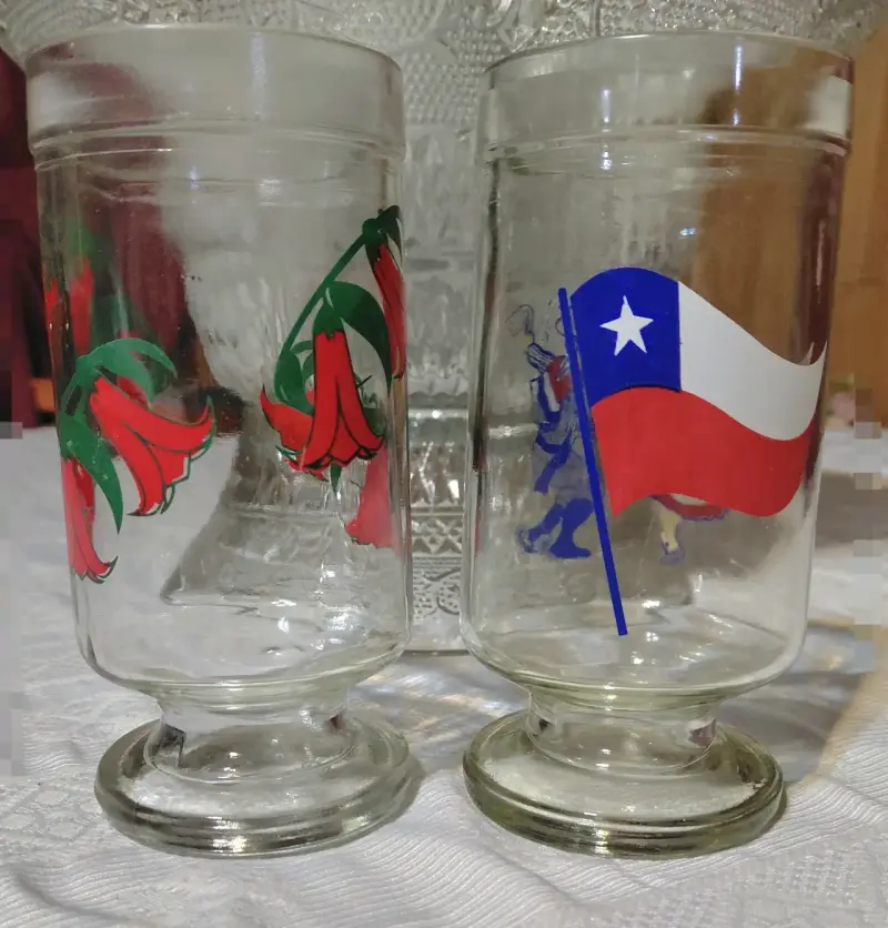 Vasos de vidrio decorativos chilenos con diseño folclórico - 2