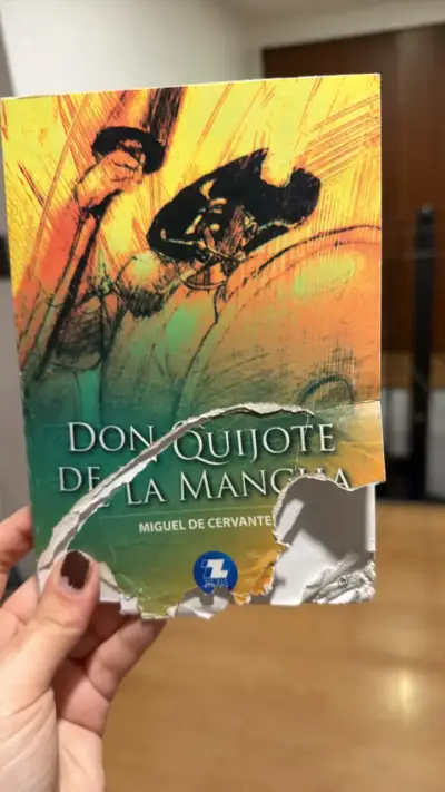 Libro Don Quijote de la Mancha con daño - miniatura 1