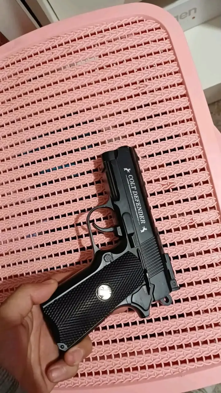 Pistola de aire Colt Defender negra - 1