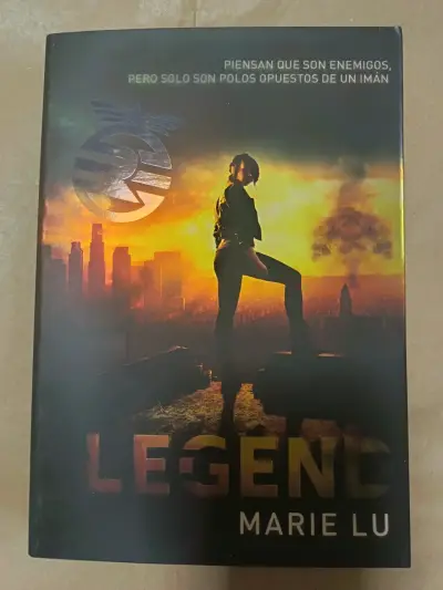 Libro Legend de Marie Lu en buen estado - miniatura 1